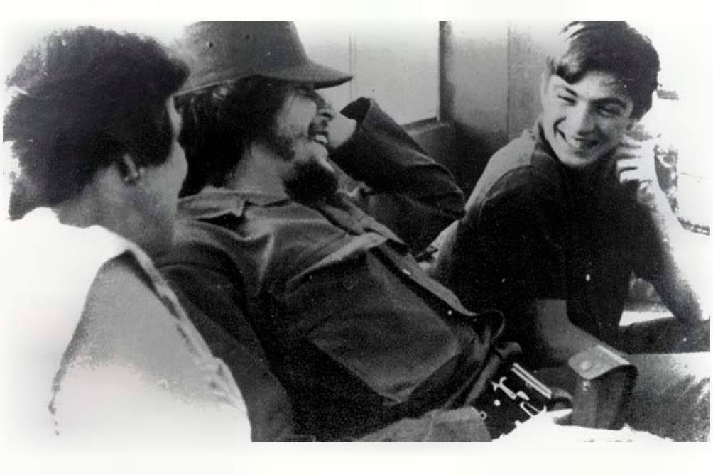 El Che con su madre y su hermano Juan Martin. Gentileza Dario Fuente