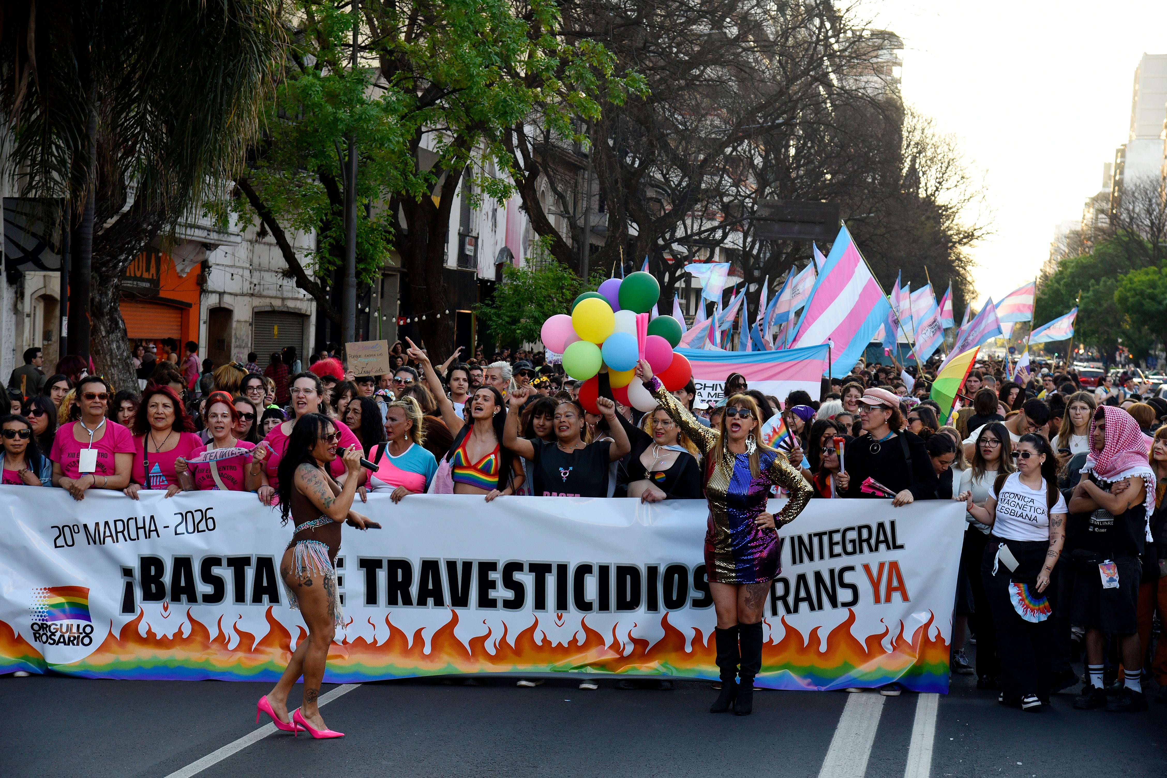 marcha del orgullo, rosario, diversidad, lgbtiq, basta de travesticidios