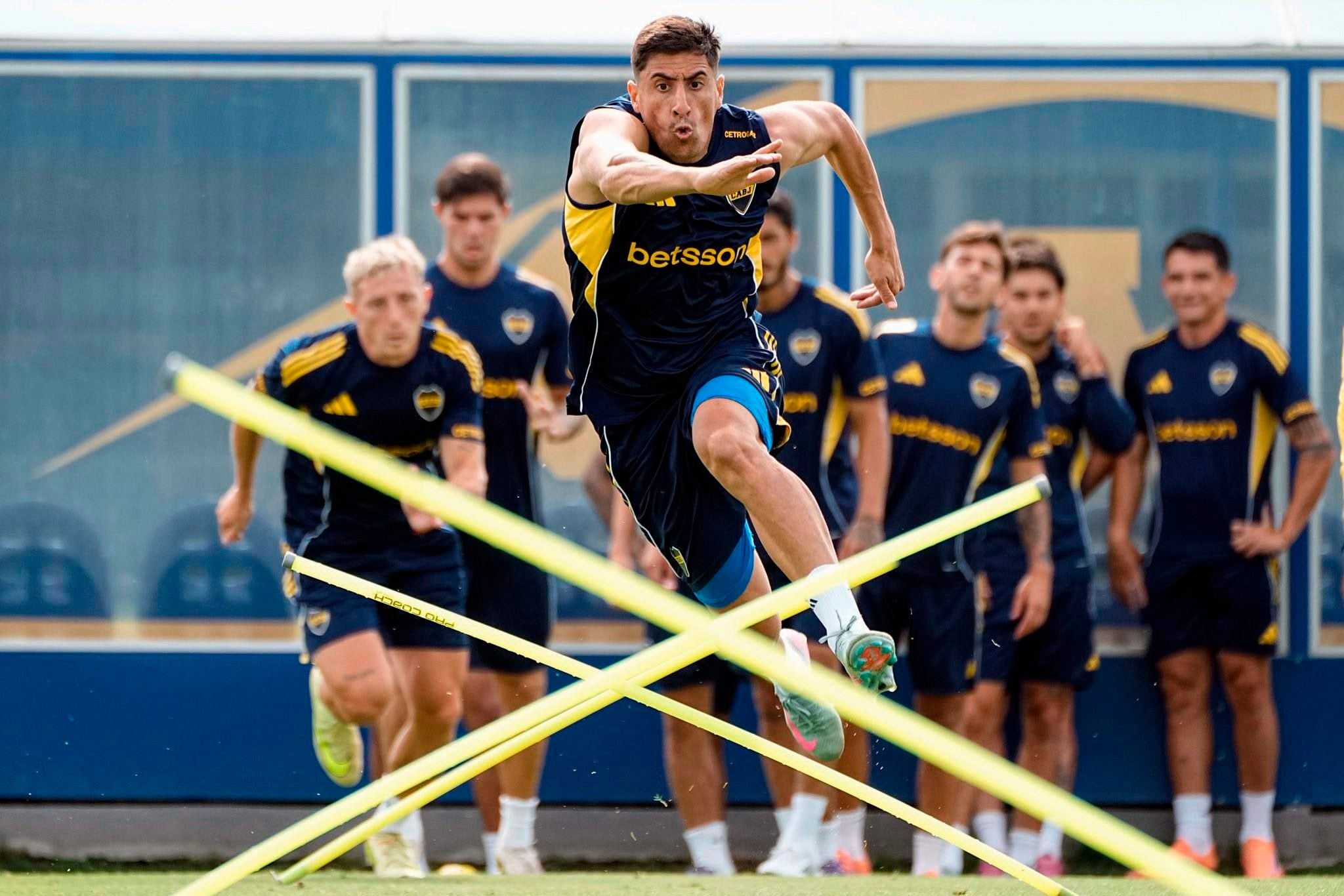 FOTO PRENSA BOCA 
    boca  entrenamiento