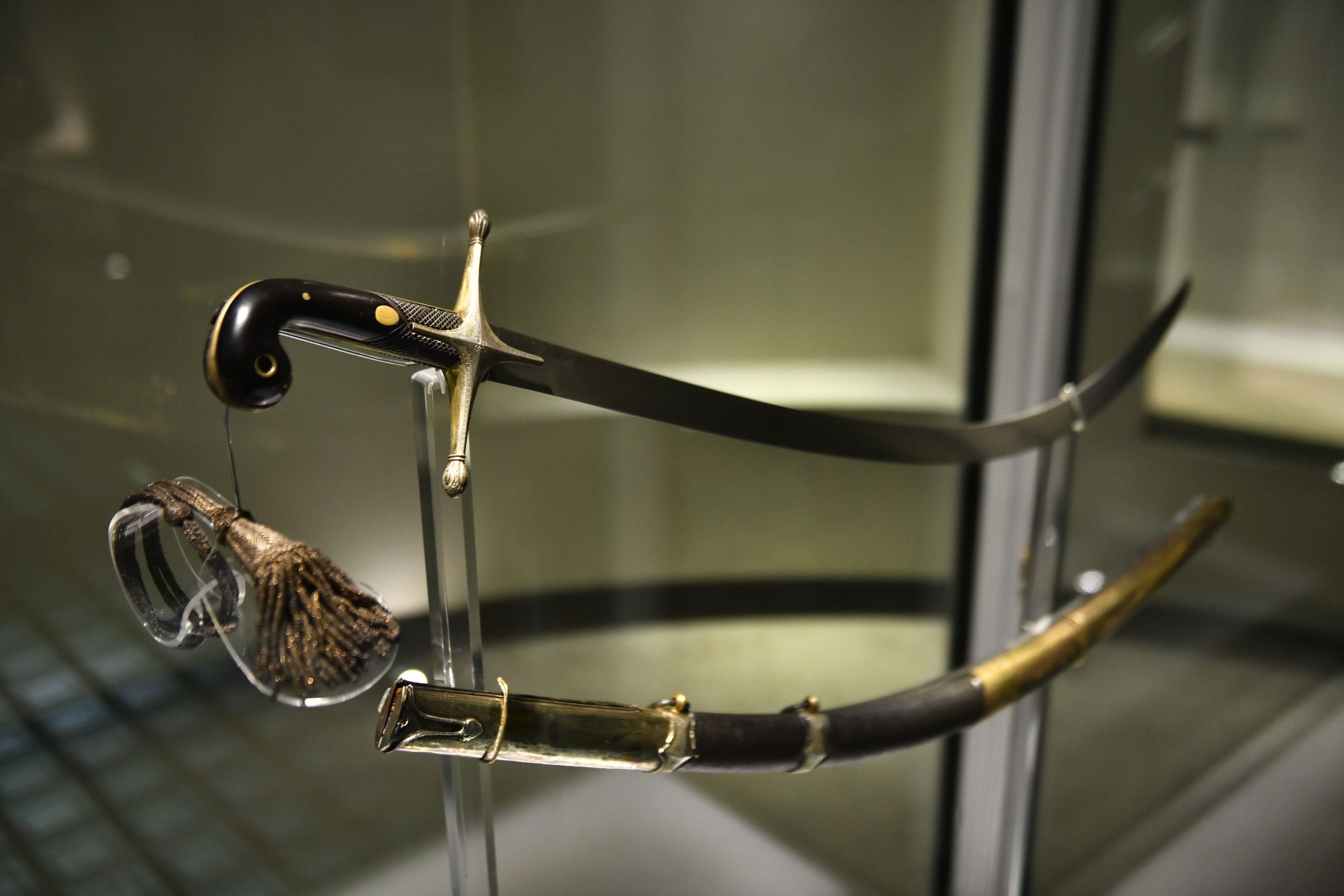 NOTICIAS ARGENTINAS BAIRES FEBRERO 3: El Poder Ejecutivo dispuso el traslado del Sable Corvo del Libertador General Don José de San Martín desde el Museo Histórico Nacional hacia la sede del Regimiento de Granaderos a Caballo General San Martín, donde quedará bajo custodia permanente de la unidad militar creada por el propio Libertador.