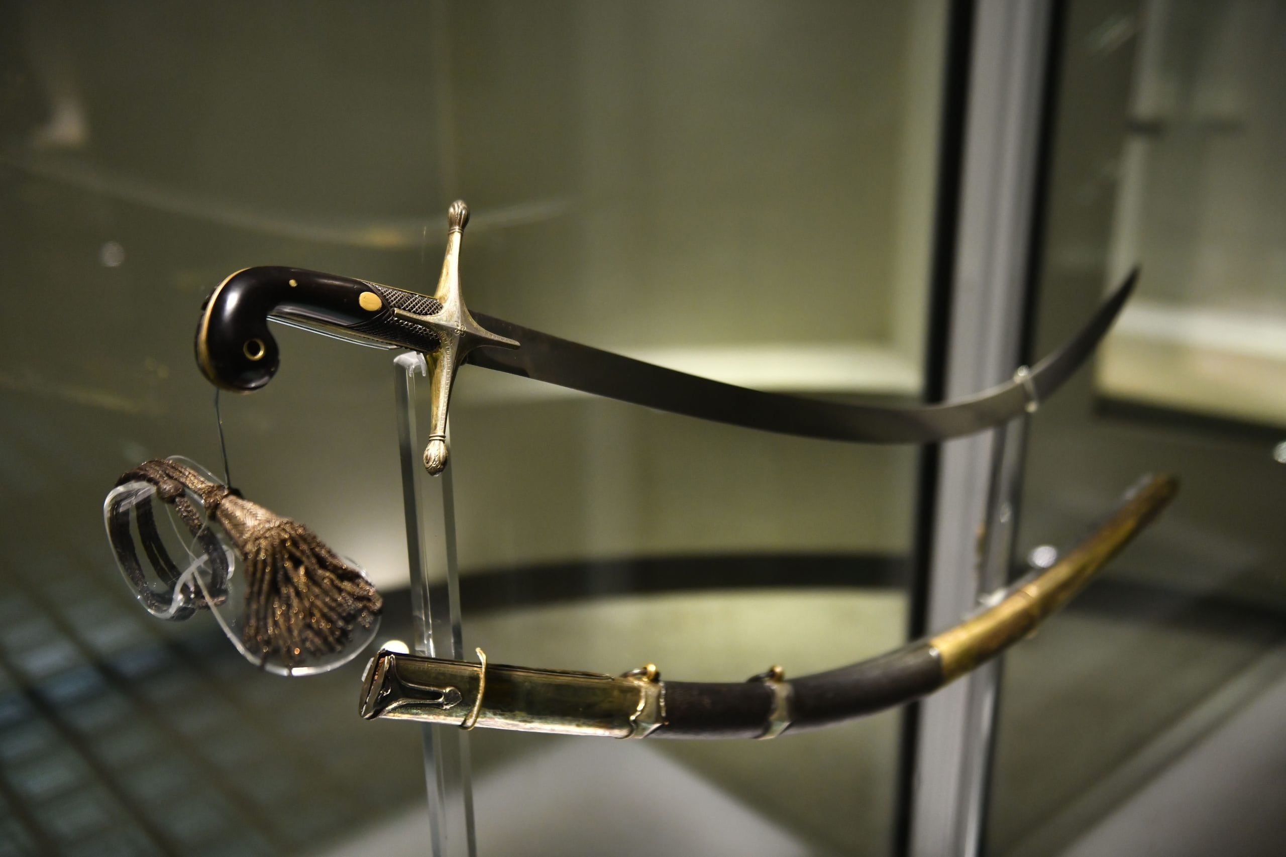 NOTICIAS ARGENTINAS BAIRES FEBRERO 3: El Poder Ejecutivo dispuso el traslado del Sable Corvo del Libertador General Don José de San Martín desde el Museo Histórico Nacional hacia la sede del Regimiento de Granaderos a Caballo General San Martín, donde quedará bajo custodia permanente de la unidad militar creada por el propio Libertador.