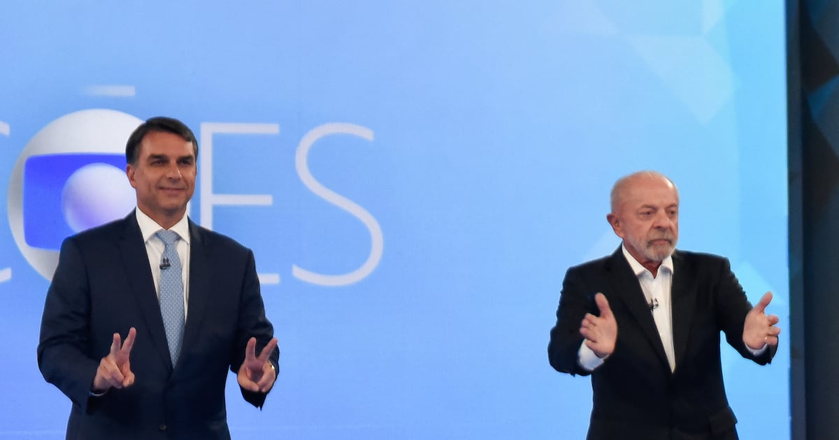 Bolsonaro tuvo que disculparse con Lula tras un insulto en el último debate