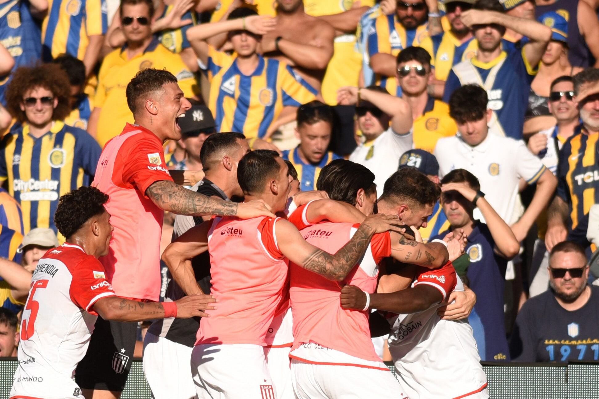 FOTOBAIRES
    rosario central  estudiantes de la plata  octavos   final  torneo clausura