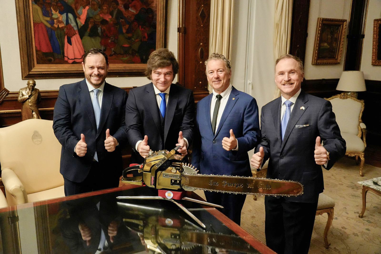 El presidente Javier Milei se reunió con el embajador de los Estados Unidos en la Argentina, Peter Lamelas; el senador de los Estados Unidos por el estado de Kentucky, Rand Paul; y el asesor presidencial Demian Reidel