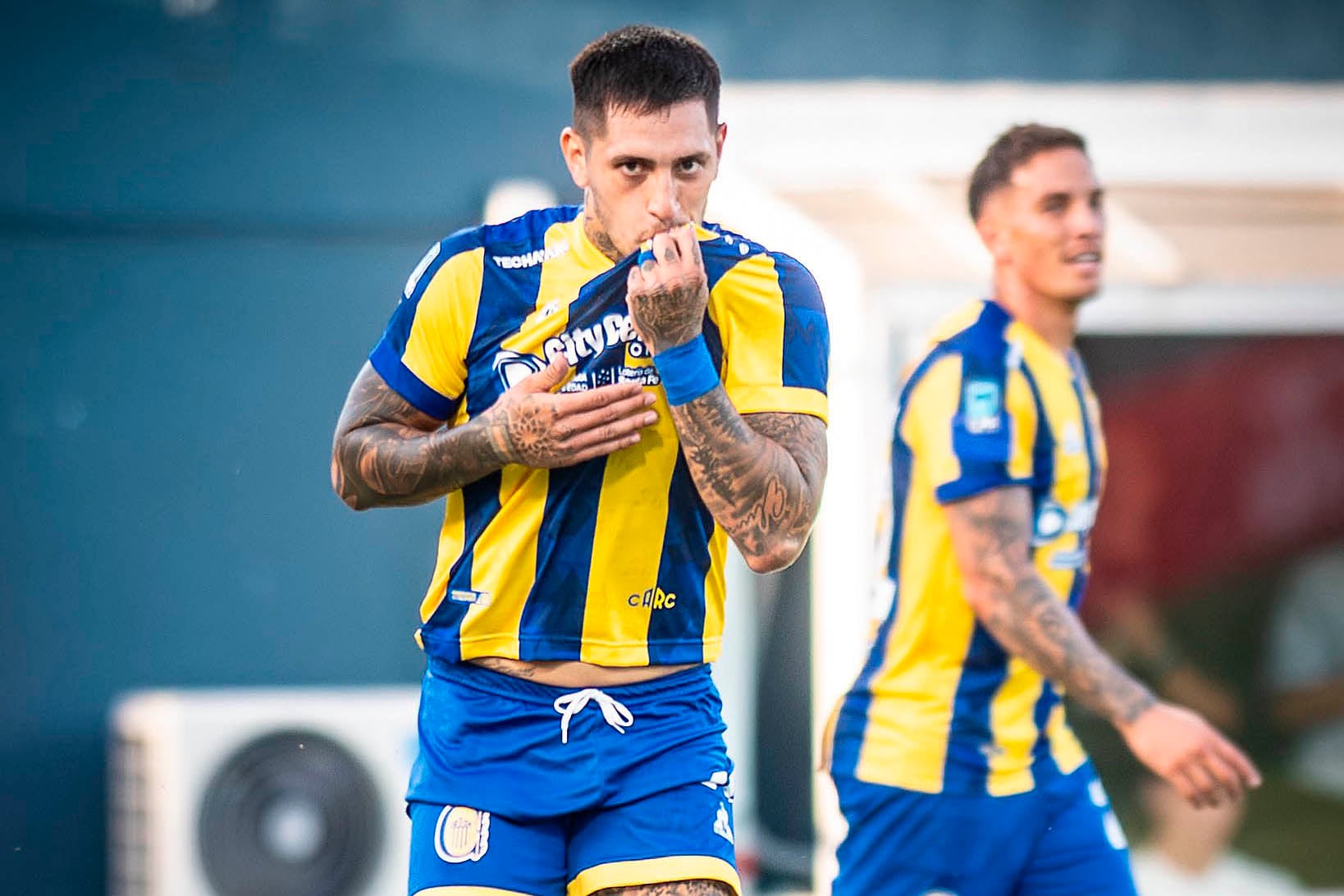NOTICIAS ARGENTINAS BAIRES FEBRERO 25: Gimnasia La Plata se enfrenta a Rosario Central en el estadio Juan Carmelo Zerillo, por la fecha 7 del Torneo Apertura 2026 de la Liga Profesional. FOTO: (X/REDES@RosarioCentral)/NA.