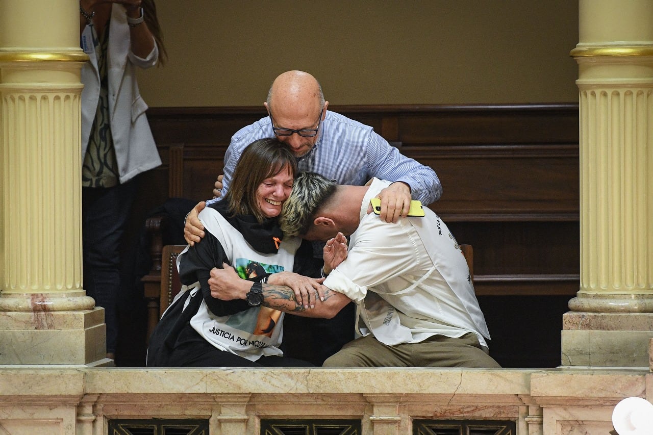La familia de Nicolás Deanna se fundió en un abrazo emotivo