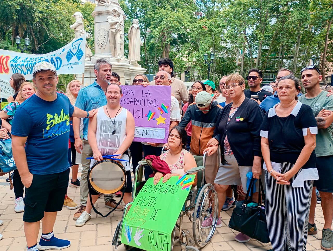 Marcha contra recortes en Discapacidad en Rosario