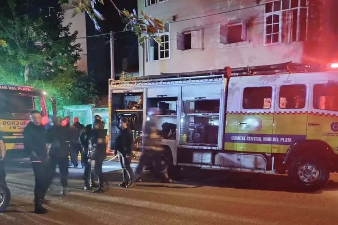 Este miércoles dos geriátricos de Mar del Plata conmocionaron a su comunidad: uno se incendió y provocó la muerte de 3 residentes y la intoxicación de 12 policías