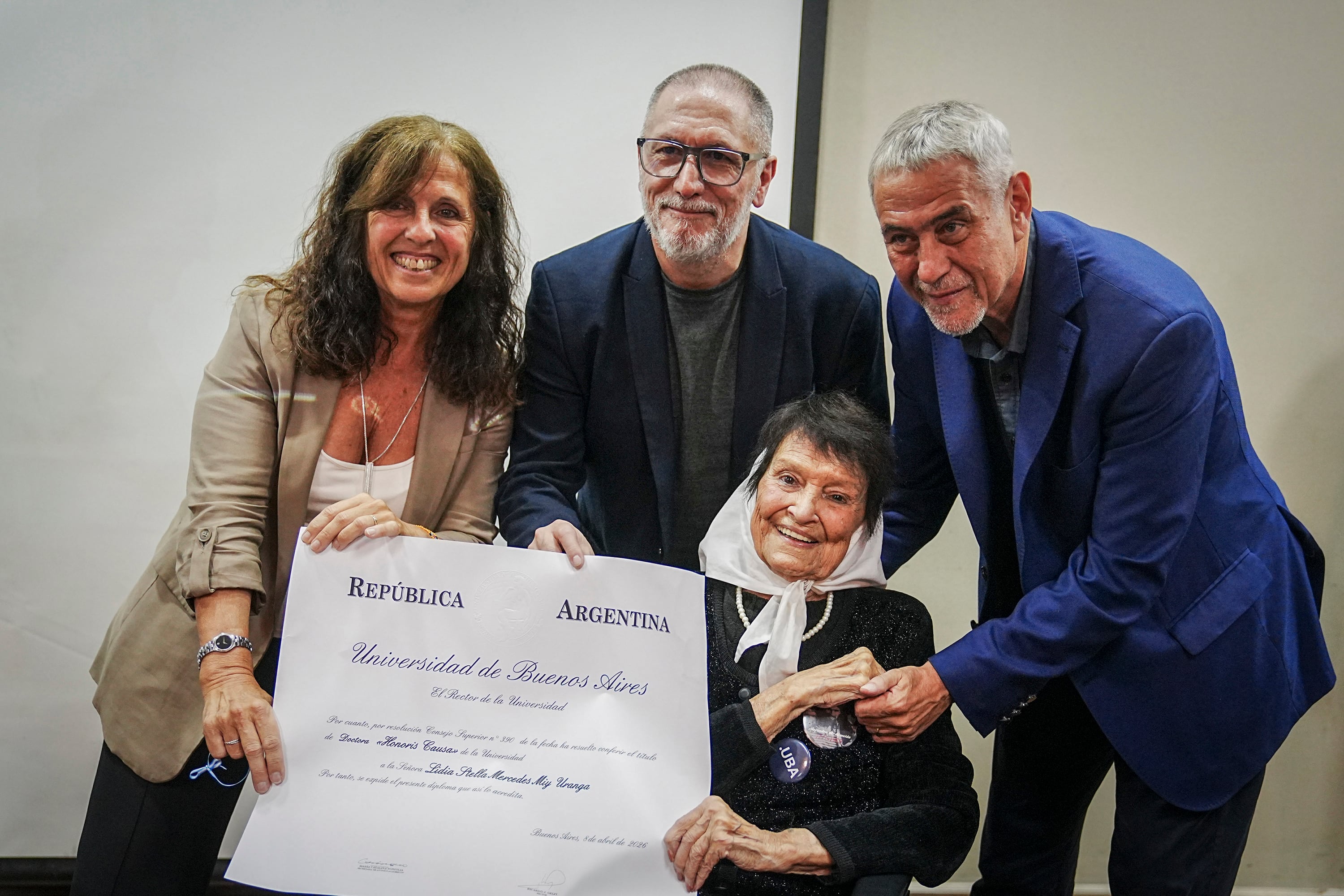 2026-04- 17,  Taty Almeida, presidenta de Madres de Plaza de Mayo Líneas Fundadora recibe el  Diploma Honoris Causa en la Facultad de Filosfía y Letras de la Uba