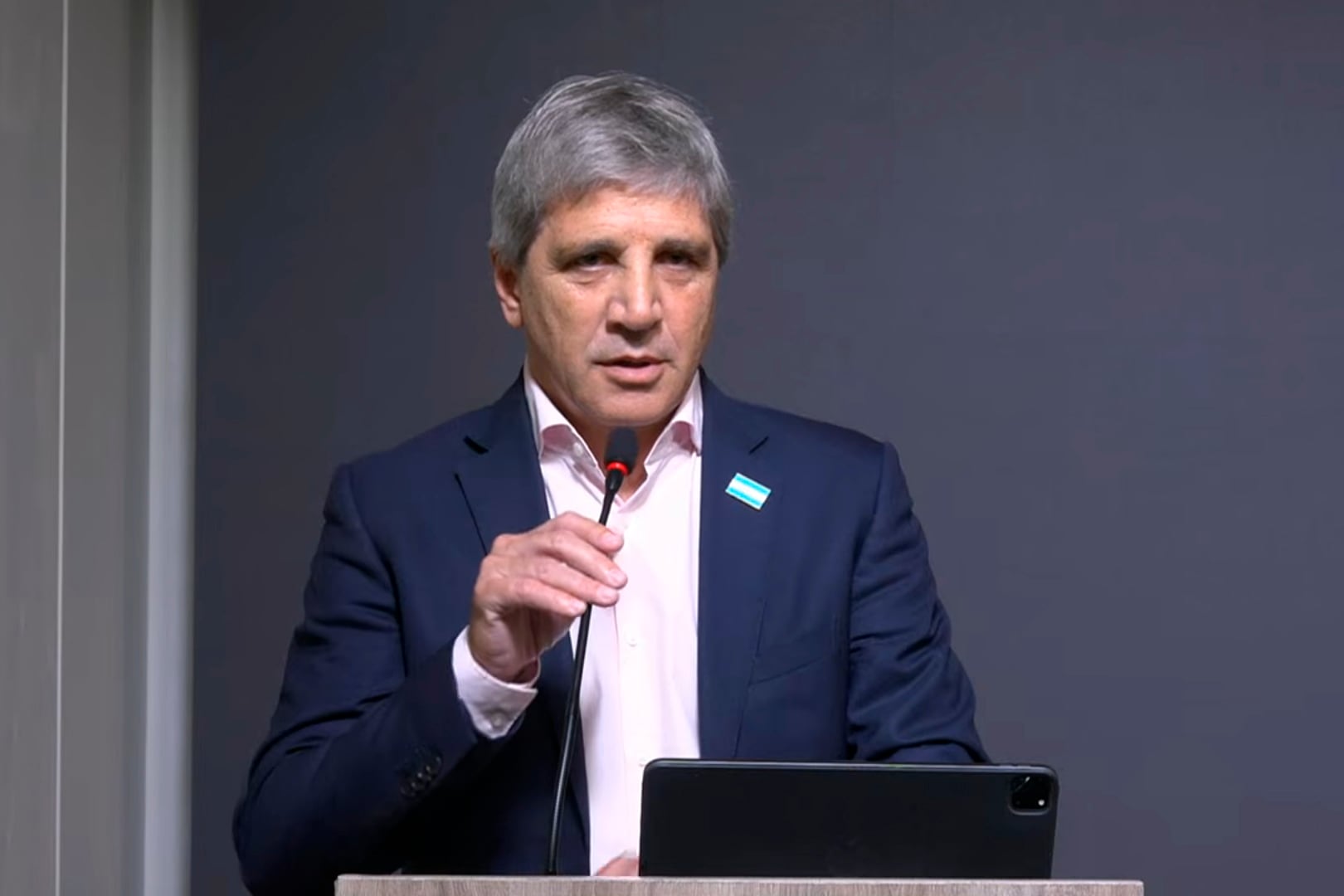 Luis Caputo en el CFO Summit 2026 de El Cronista