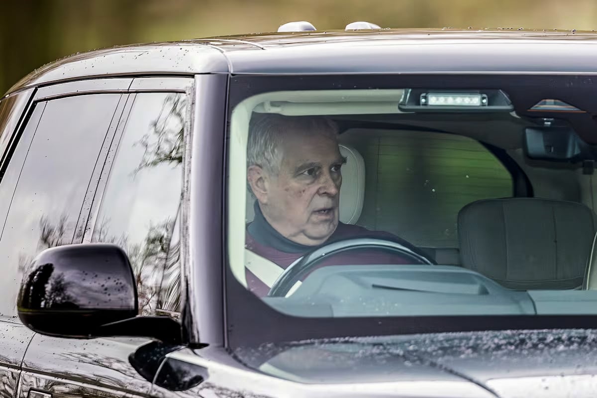 El ex príncipe Andrés conduce en Windsor el pasado 2 de febrero
CONTACTO vía Europa Press (CONTACTO vía Europa Press)