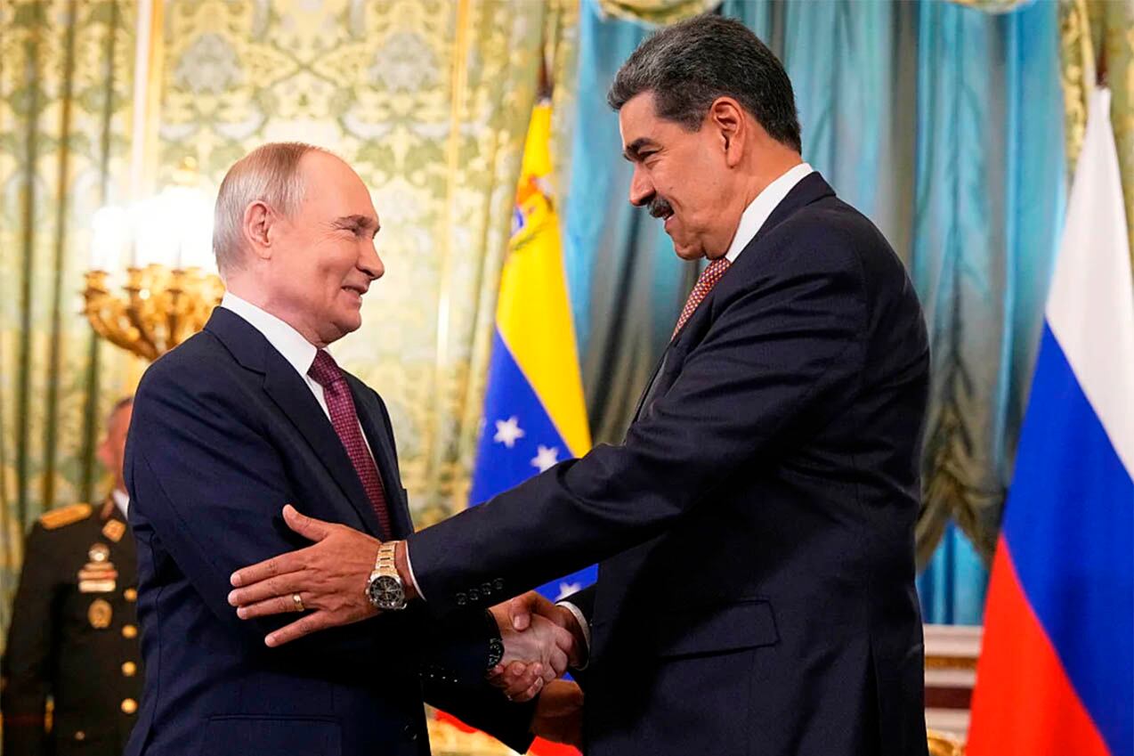 El presidente rde Rusia, Vladímir Putin, se reúne con el presidente de Venezuela, Nicolás Maduro, en el Kremlin, en Moscú, el 7 de mayo de 2025. ALEXANDER ZEMLIANICHENKO/AFP/POOL/AFP