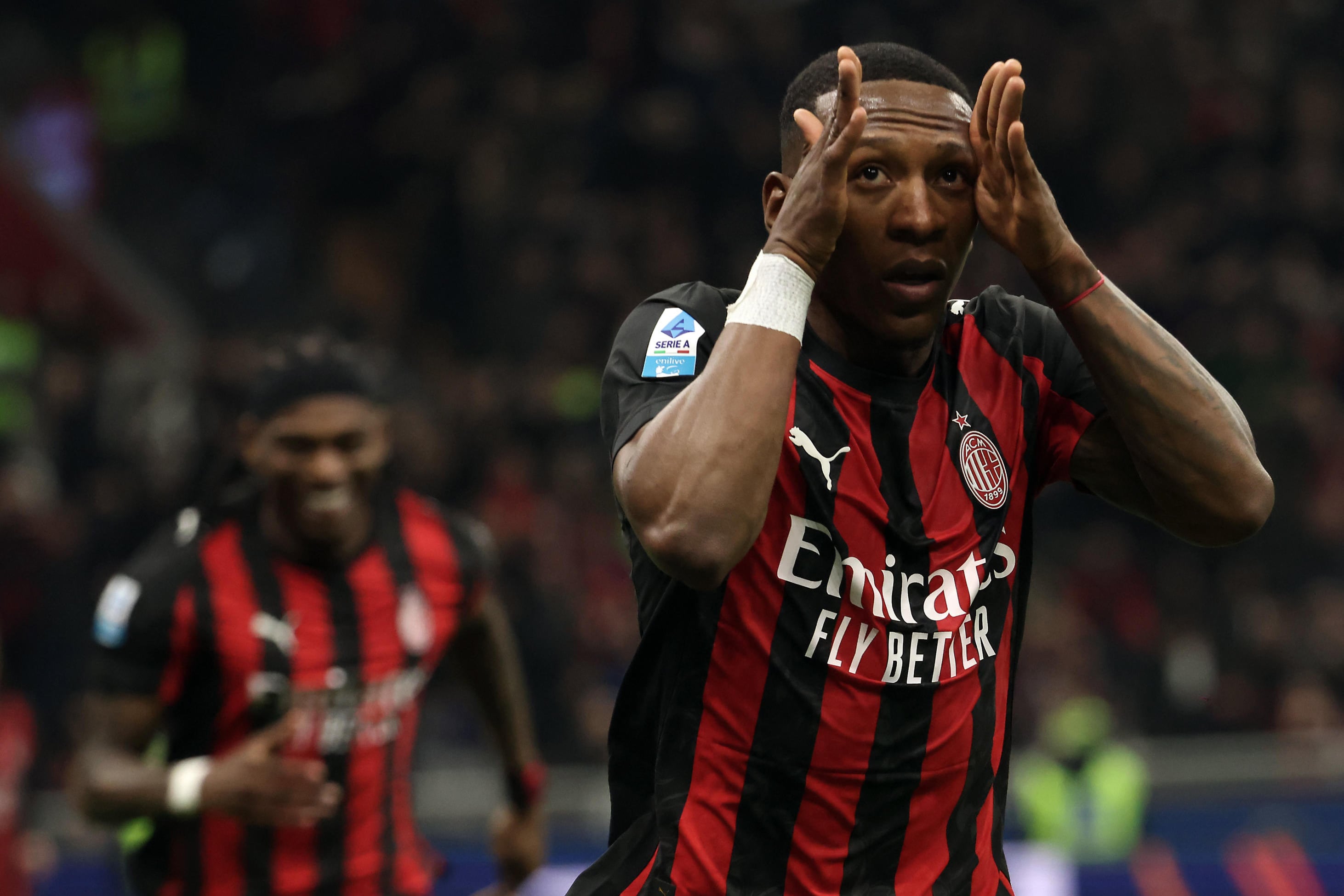 Milan (Italy), 08/03/2026.- Ac Milan's Pervis Estupiñán jubilates after scoring goal of 1 to 0 during the Italian serie A soccer match between Milan and Inter at Giuseppe Meazza stadium in Milan, 8 March 2026. (Italia) EFE/EPA/MATTEO BAZZI
