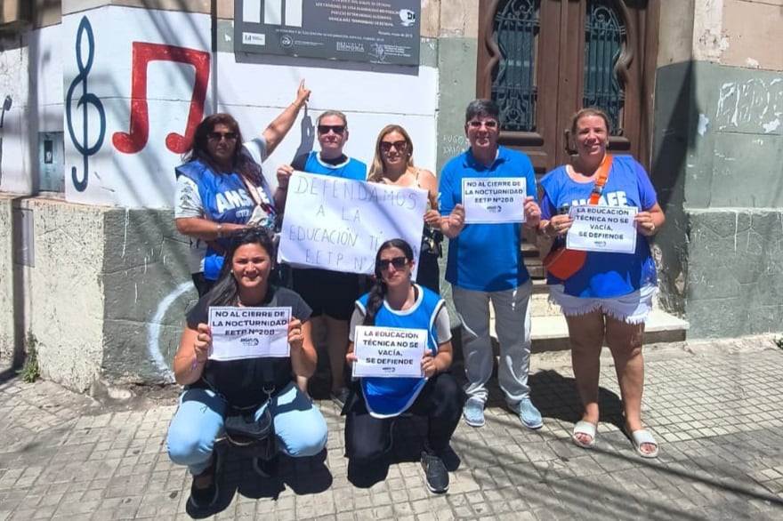 Docentes escuela Magnasco sitio de memoria ex ccd