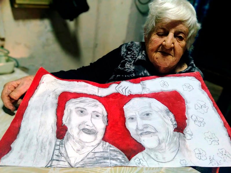 Zoe Susana Deffes de Di Pato, de 102 años, inaugura una muestra en La Vigil