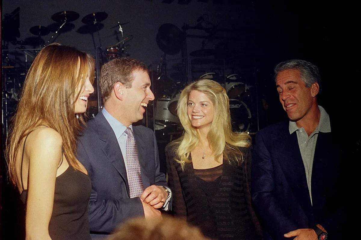 Melania Trump, el príncipe Andrés, Gwendolyn Beck y Jeffrey Epstein en una fiesta en el club Mar-a-Lago en 2000.
Foto: Davidoff Studios Photography
