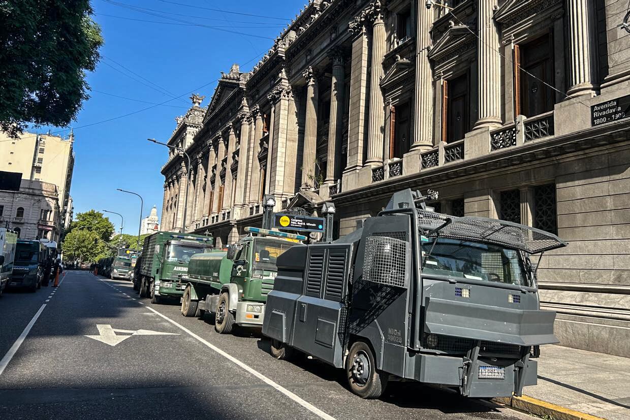 Preparativos, para reprimir marcha en congreso