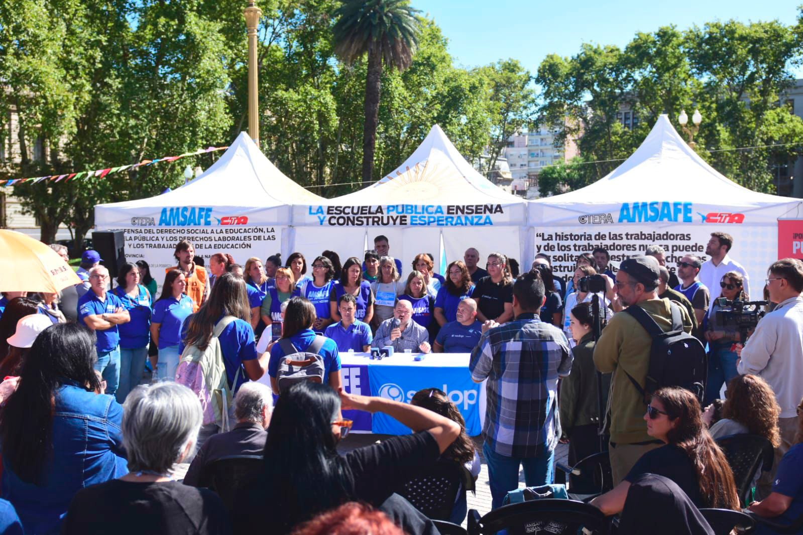 Carpa blanca Amsafe en Rosario