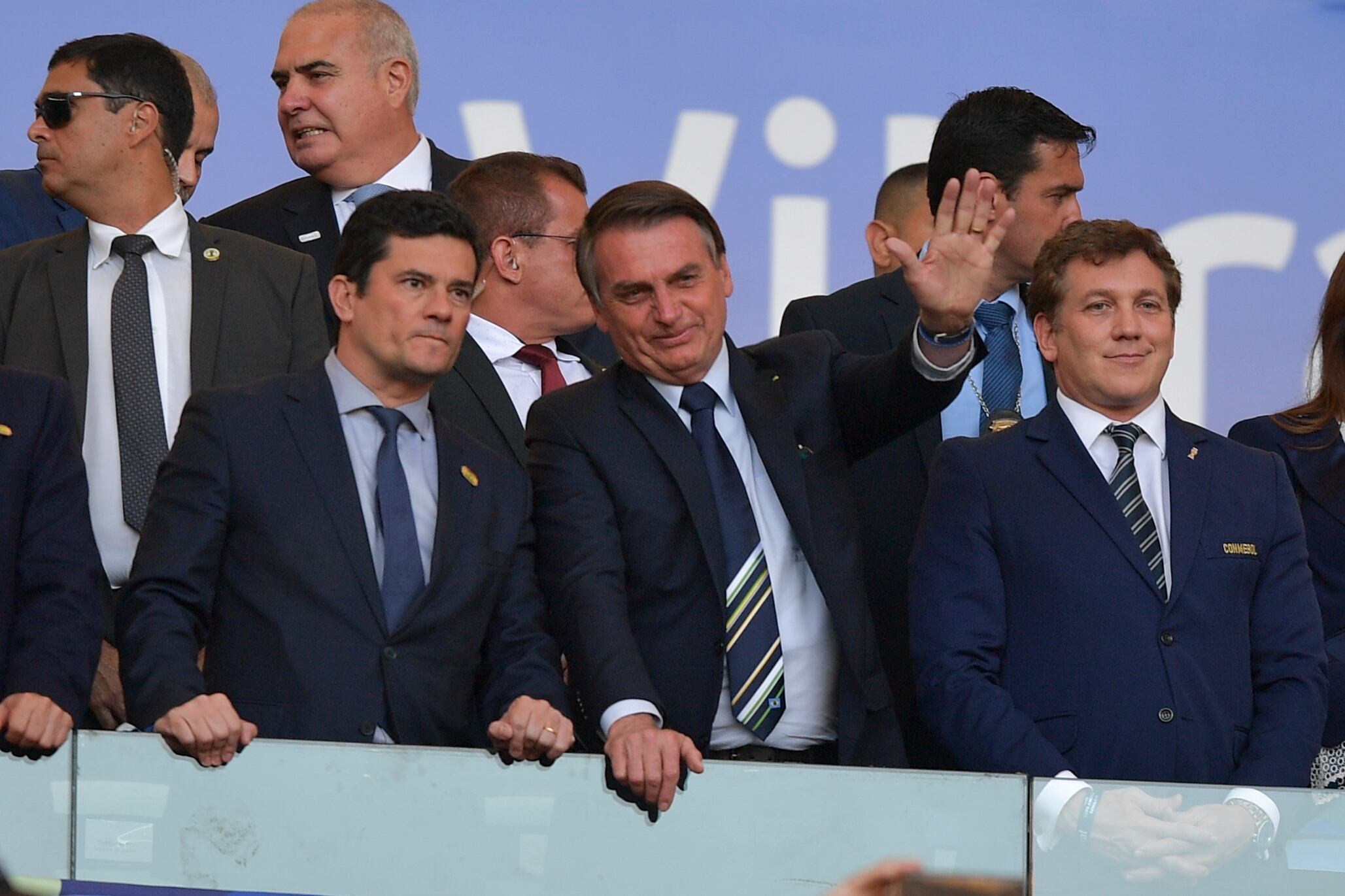 Moro, Bolsonaro y Domínguez durante el partido final de la Copa América.