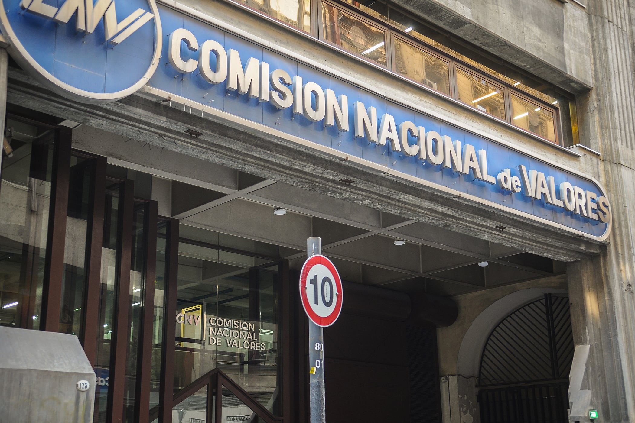 La CNV es conducida por Roberto E. Silva.