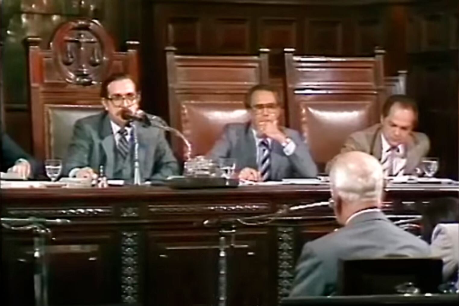 El expresidente de facto, Alejandro Agustin Lanusse ante el tribunal del Juicio a las Juntas.