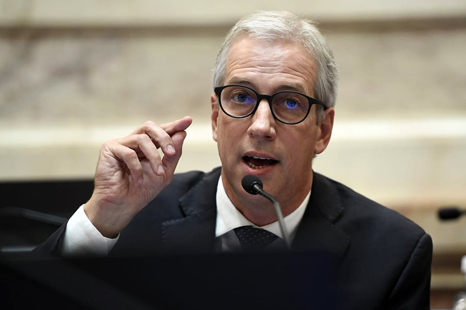 Scarpin accedió a una banca como compañero de fórmula de Carolina Losada.