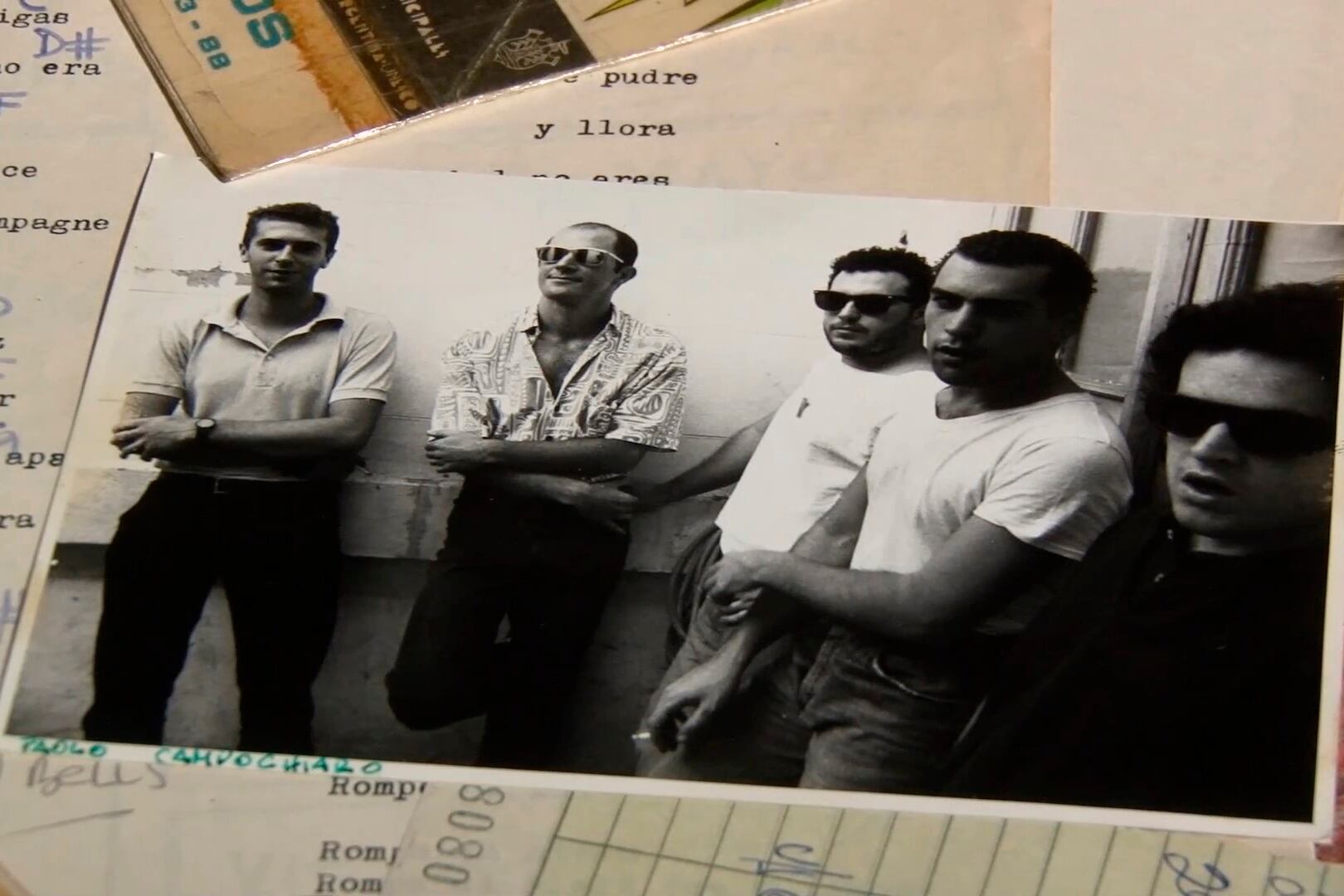 La película trae con material de archivo y testimonios el espíritu de la década de los '80. 