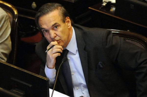 Miguel Angel Pichetto criticó a Macri por su reticencia a "acordar los grandes temas”.