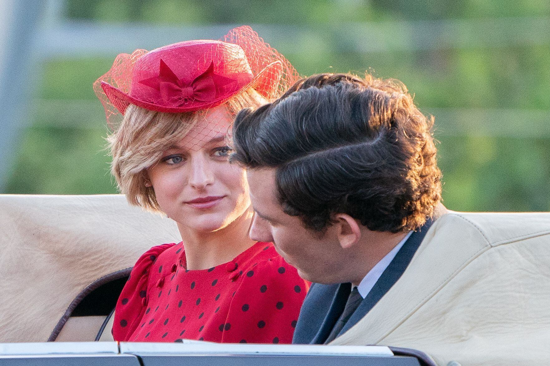 Emma Corrin, como la princesa Diana, está nominada por "The Crown". 