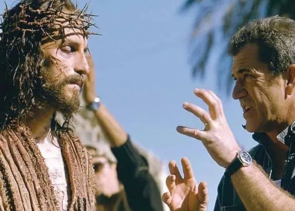 Sobre la trama, "La pasión de Cristo 2" abordaría el tema de la resurrección con un enfoque más espiritual y filosófico.