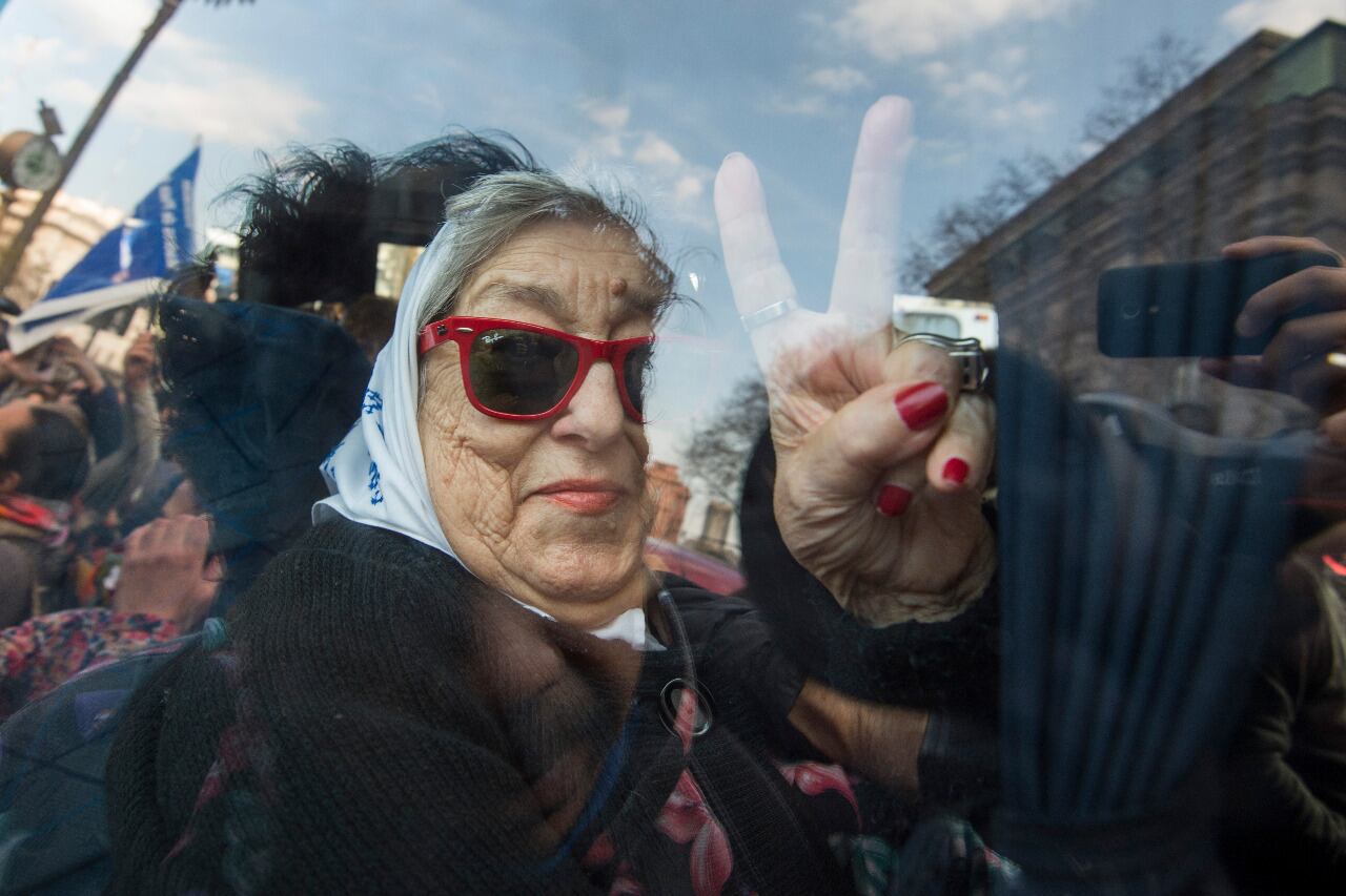 Mañana, la Asociación Madres de Plaza de Mayo que lidera Hebe de Bonafino cumple 43 años.