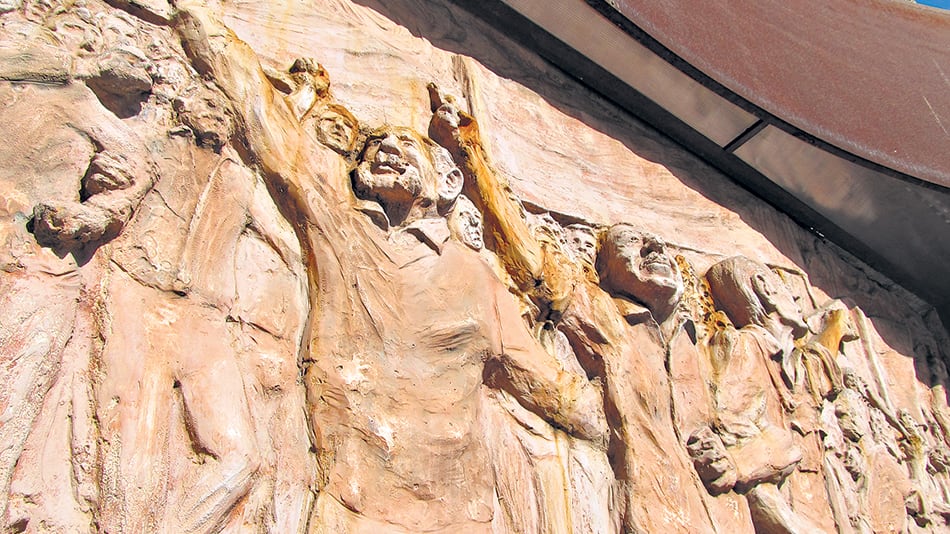 Mural en conmemoración del Cordobazo, junto a la Casa del Movimiento Obrero.