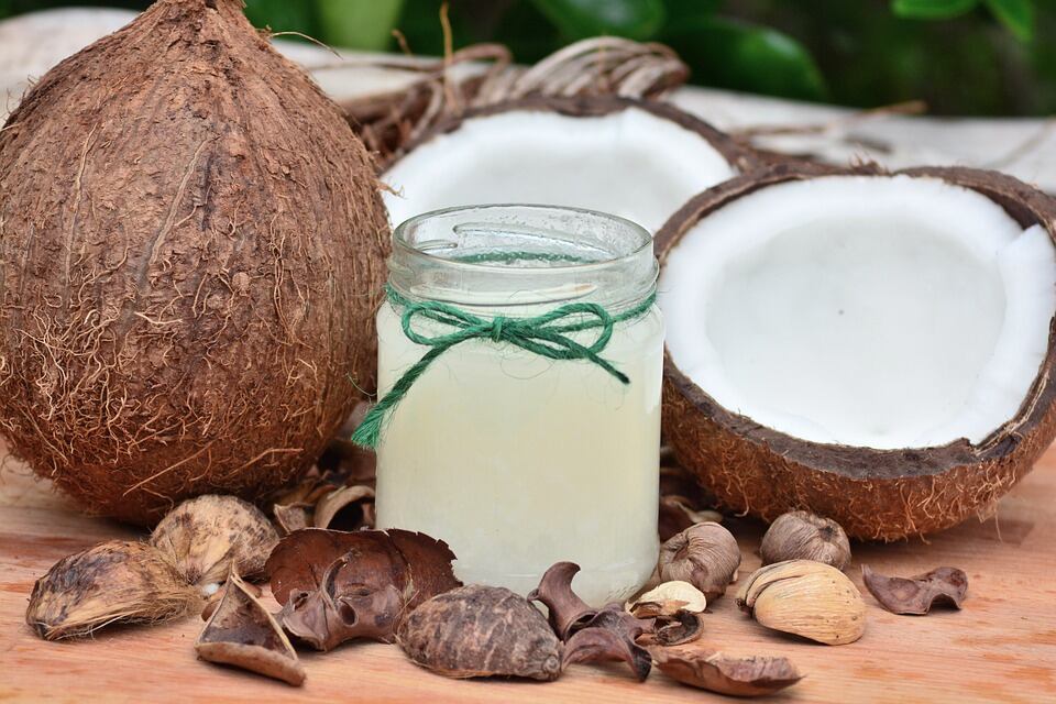 La Anmat prohibió un aceite de coco y también una barra energizante.