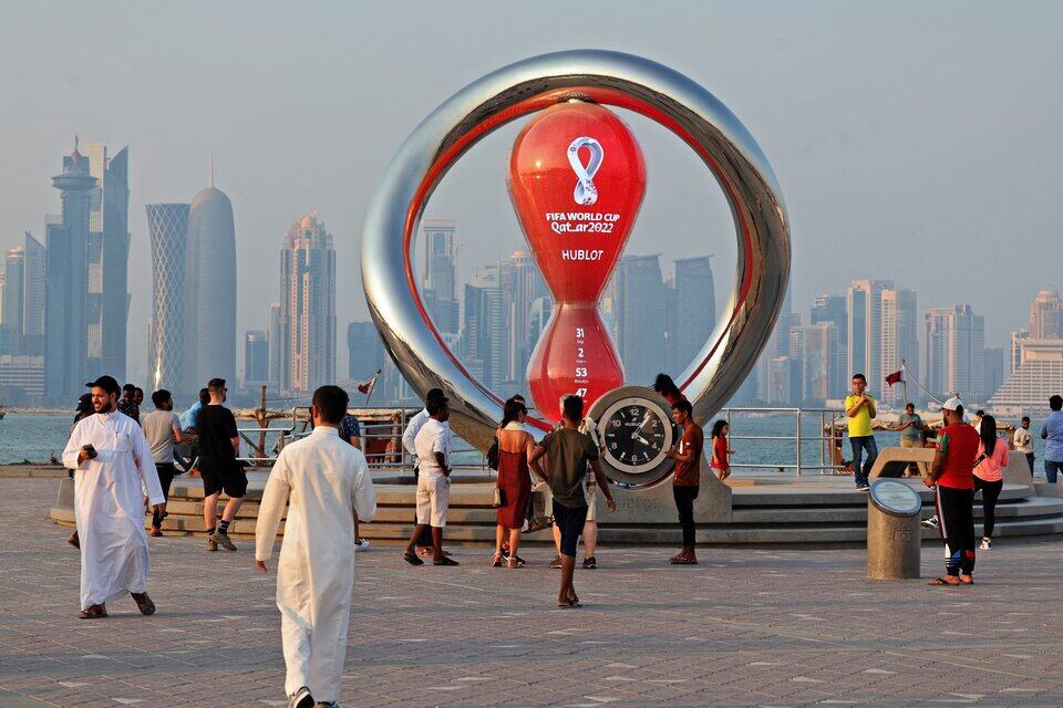 El clima desértico de Qatar tiene temperaturas amables para noviembre-diciembre, que es otoño. ÑLas máximas son de 26ºC en promedio y las mínimas rondan los 19ºC.