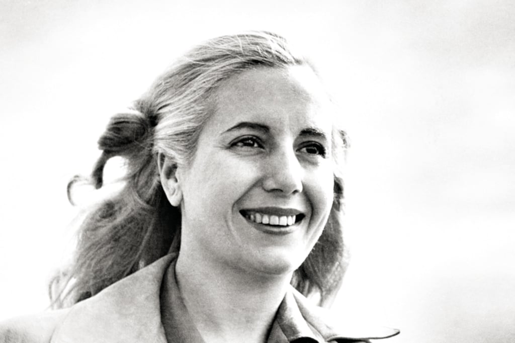 La famosa foto de Evita con el pelo suelto fue realizada en la quinta de San Vicente, a fines de 1948, cuando Fusco recién empezaba a trabajar para el gobierno.