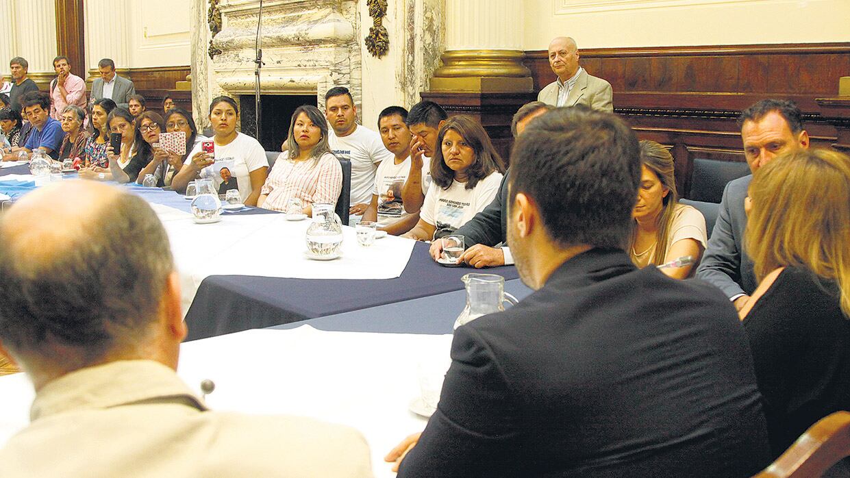 El encuentro en el Congreso fue pedido por los familiares y motorizado por el diputado Carmona.