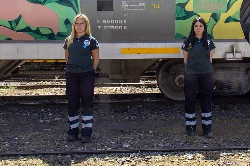 Mujeres ferroviarias, todavía se les niega la posibilidad de ser maquinistas.