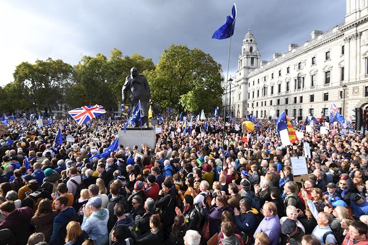 Una multitud se expresó en Londres este sábado contra el Brexit. 