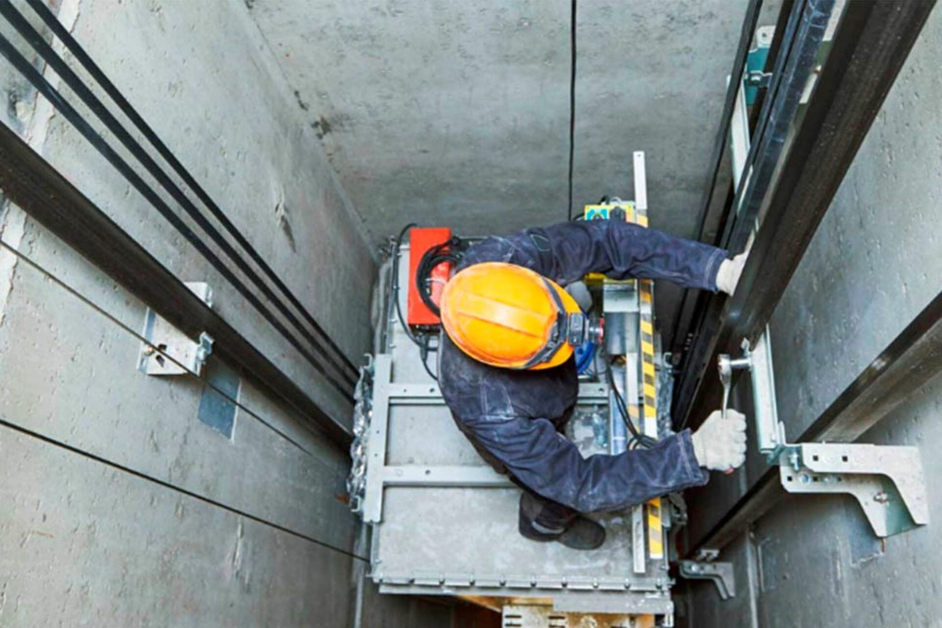 El mantenimiento de los ascensores es obligatorio y clave para mantener el sistema de seguridad de los mismos, y debe realizarlo una empresa idónea. (Foto: Shutterstock)