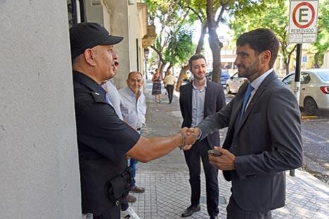 Pullaro recorrió el Registro Civil de Rosario.