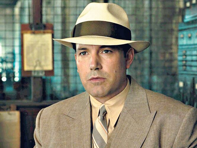 Affleck compone a un irlandés que trabaja para los italianos.