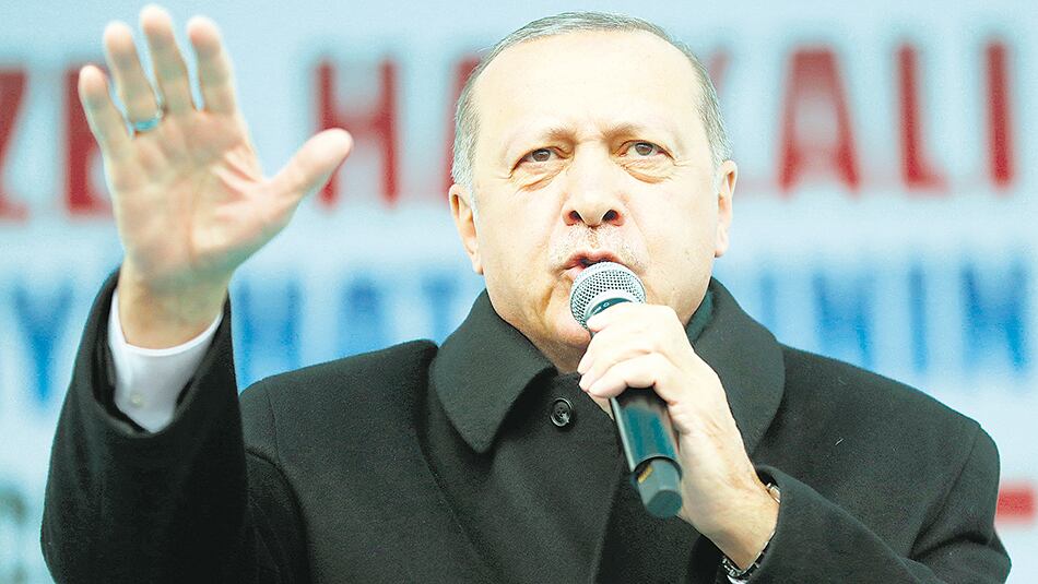 Erdogan hace campaña para las elecciones municipales de fin de mes con un discurso de mano dura.