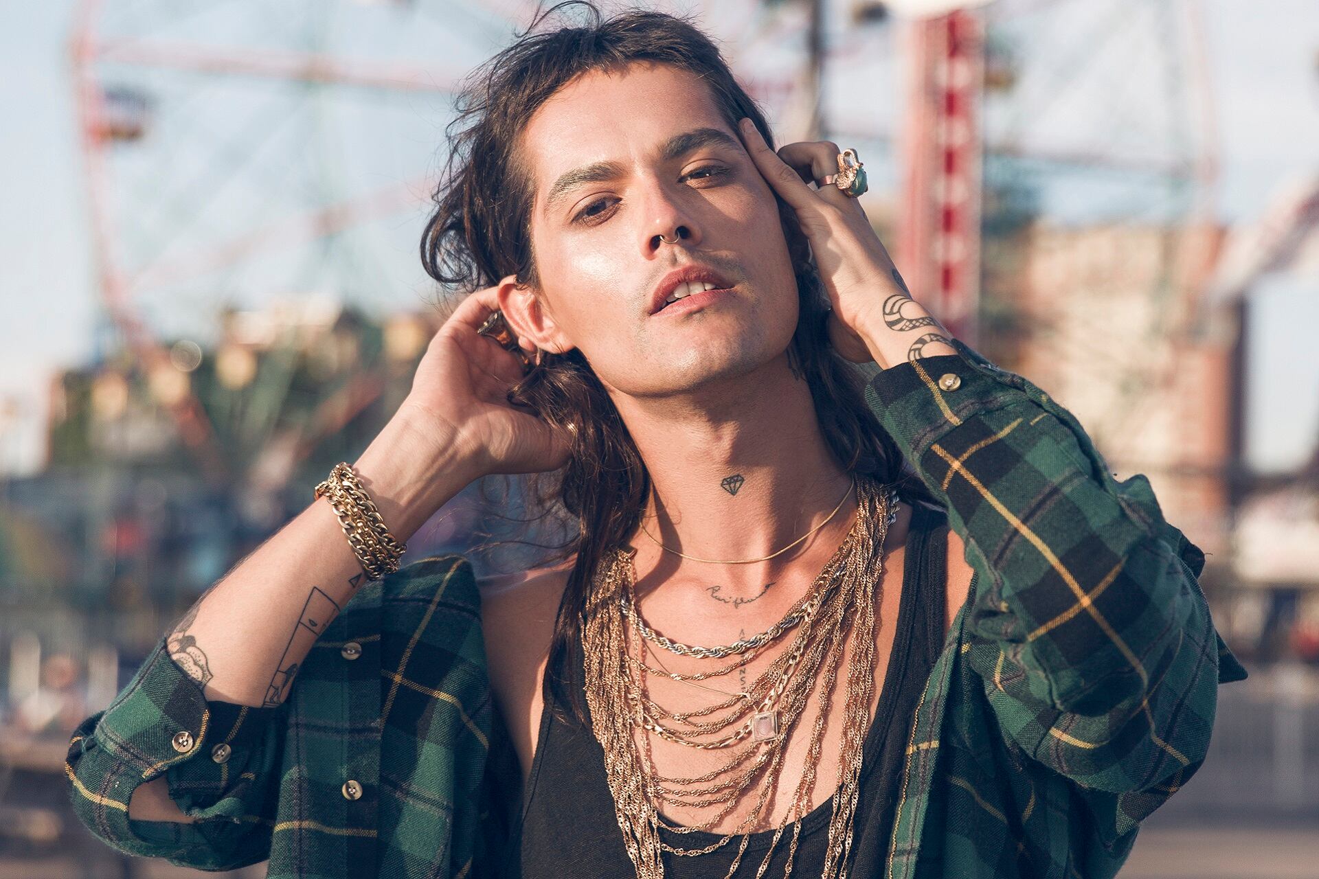 El trovador pop brasileño Filipe Catto tocó con Paula Maffía y repetirá con Marcelo Ezquiaga mañana en Cirse.