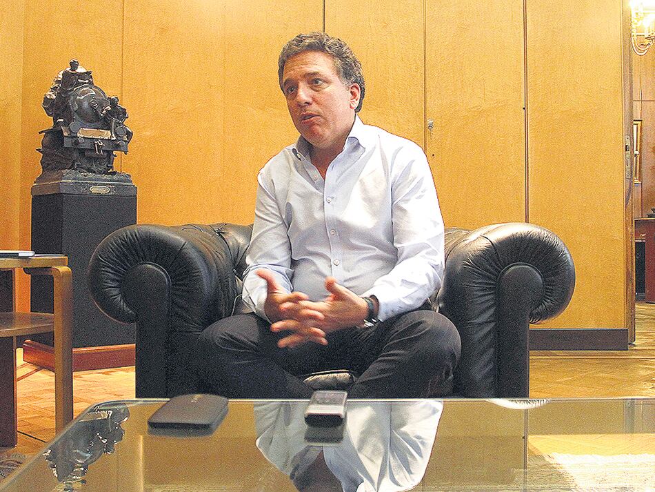 El ministro Nicolás Dujovne advierte acerca de los “ansiosos”.