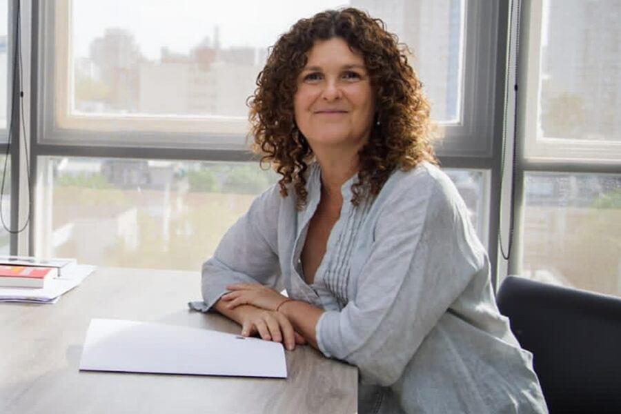 Ricardes fue presentada como una funcionaria con 30 años de experiencia.