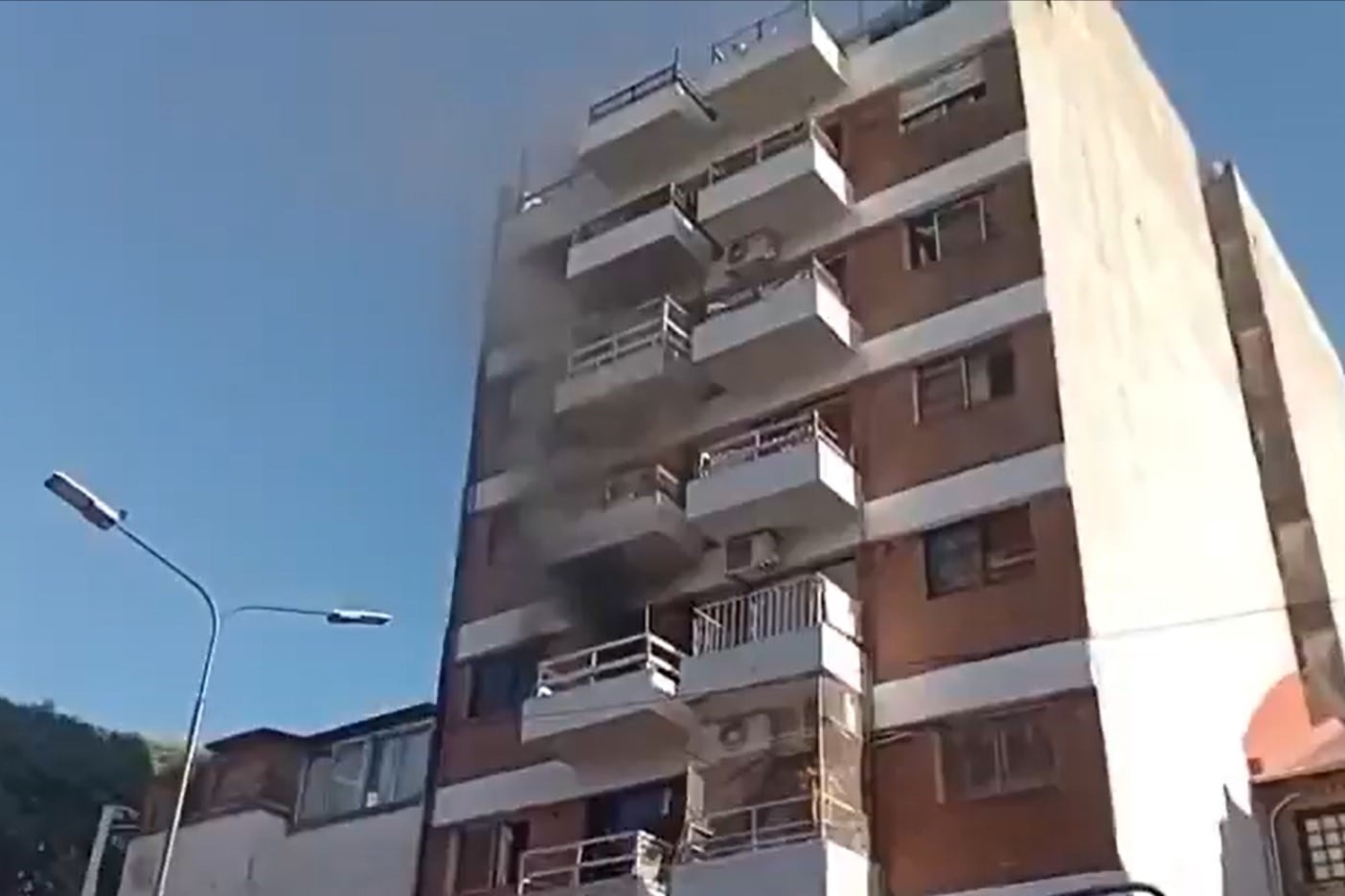 Se incendia un edificio de 7 pisos en Núñez