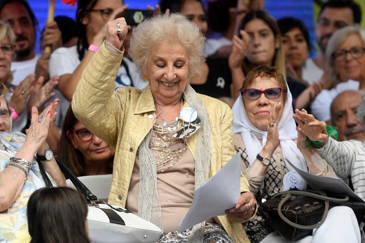 Las Abuelas de Plaza de Mayo celebraron la decisión de la Cámara Federal de Casación Penal de recomendar a los tribunales orales retomar los juicios de lesa humanidad que quedaron suspendidos producto de la cuarentena.