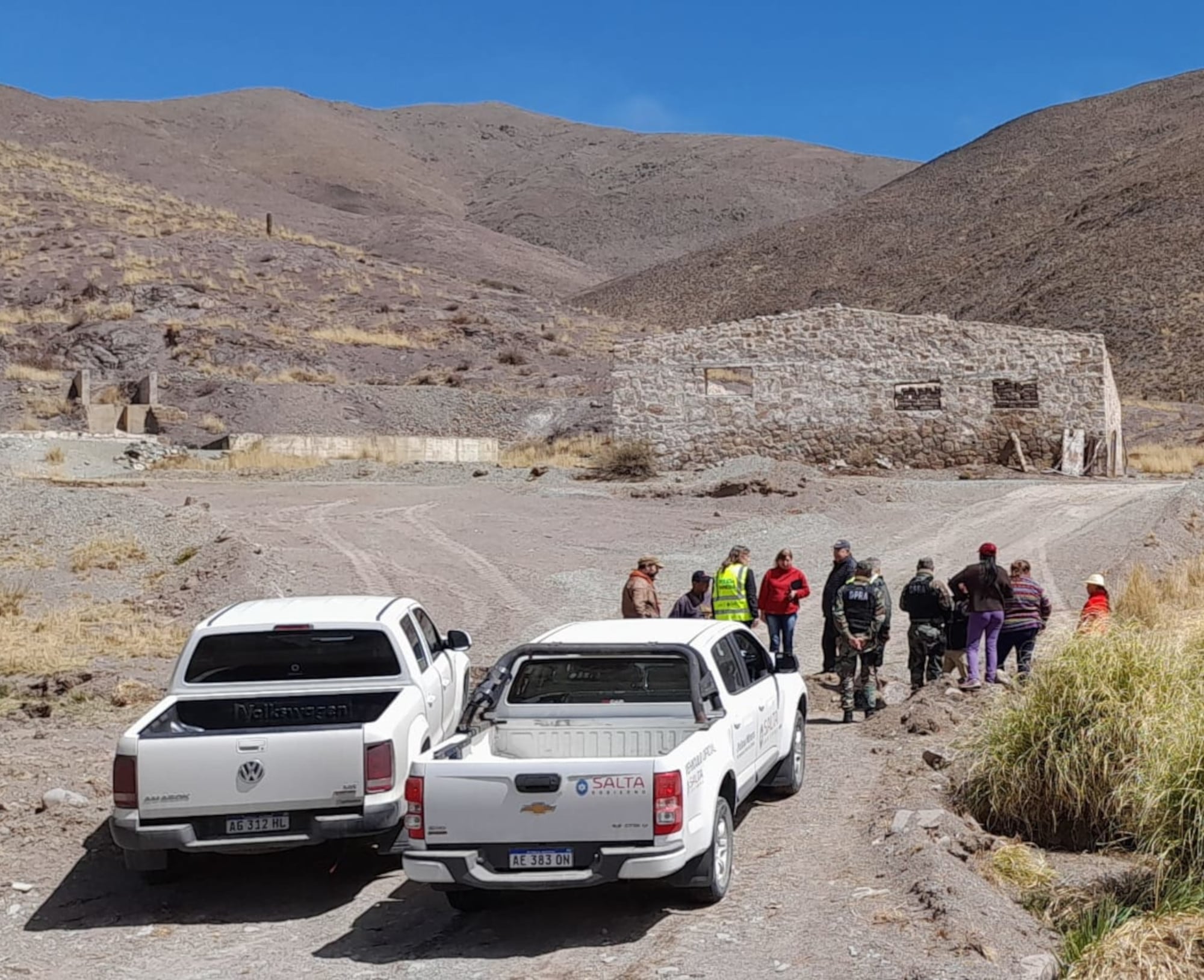 Autoridades provinciales en la Quebrada de la Quesera. 