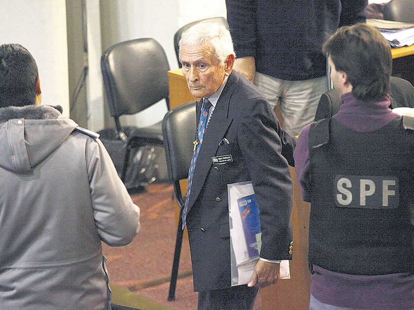 Etchecolatz, condenado seis veces por delitos de lesa humanidad.