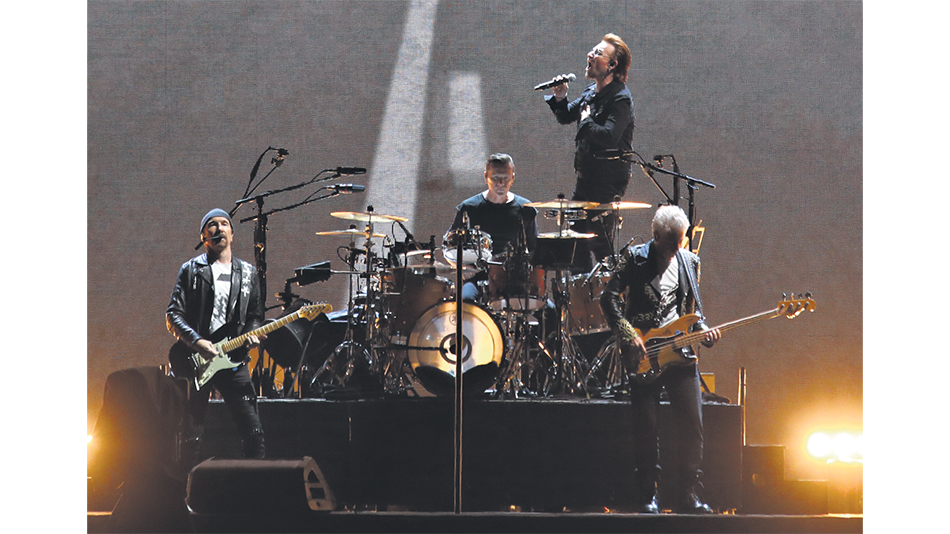 En su cuarta visita a la Argentina, U2 renovó el vínculo afectivo con su público. Hoy será el segundo show.